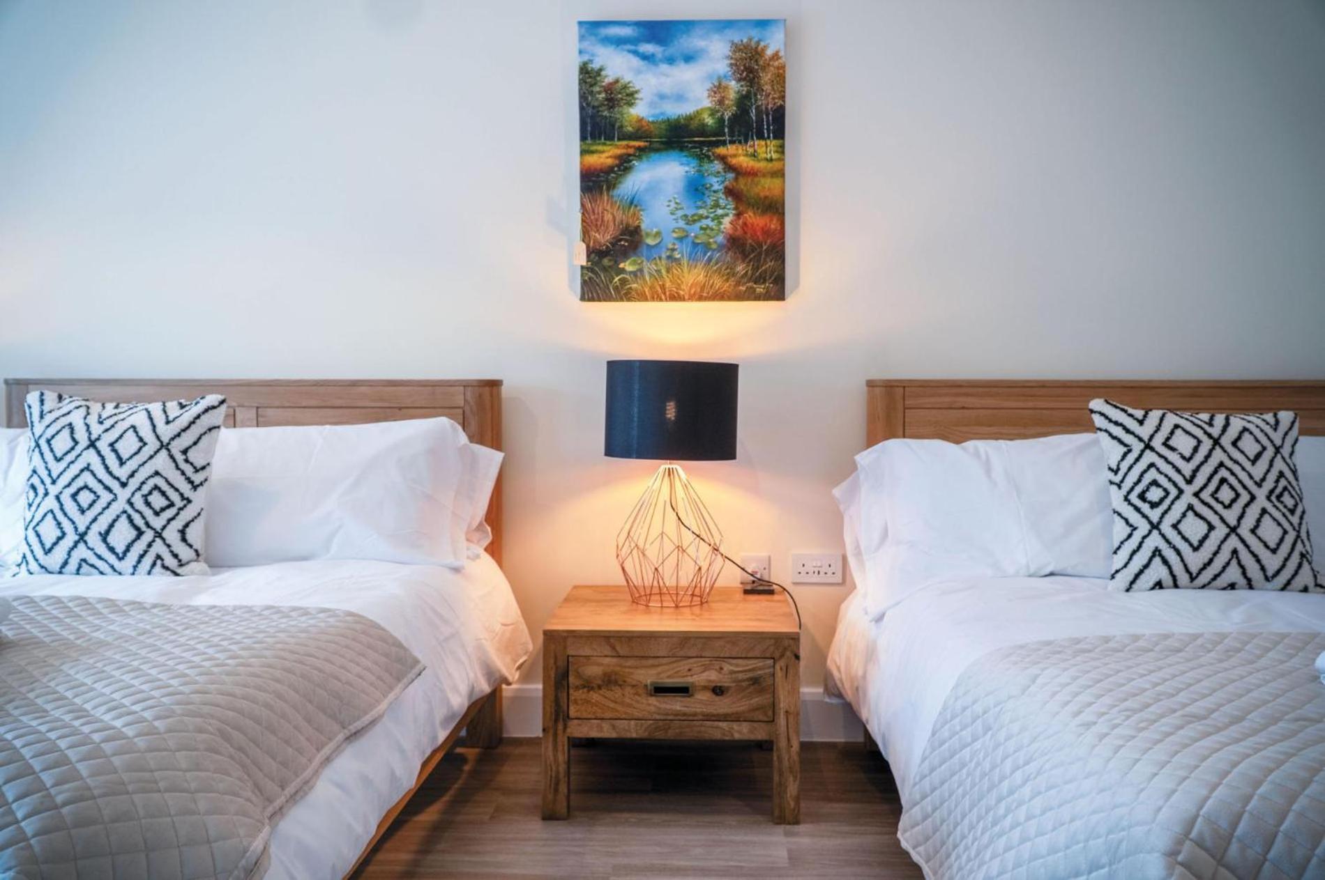 Suite 3 - Sleeping Giant Hotel - Pen Y Cae Inn Brecon Eksteriør billede
